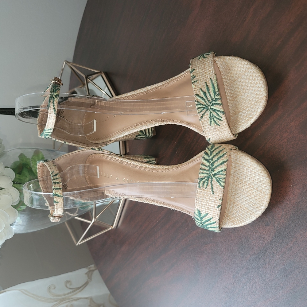 Kelly & Katie Cream and Green Leaf Design Sandals